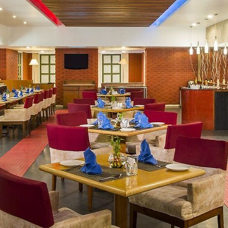 Country Inn Ahmedabad Bagian luar foto